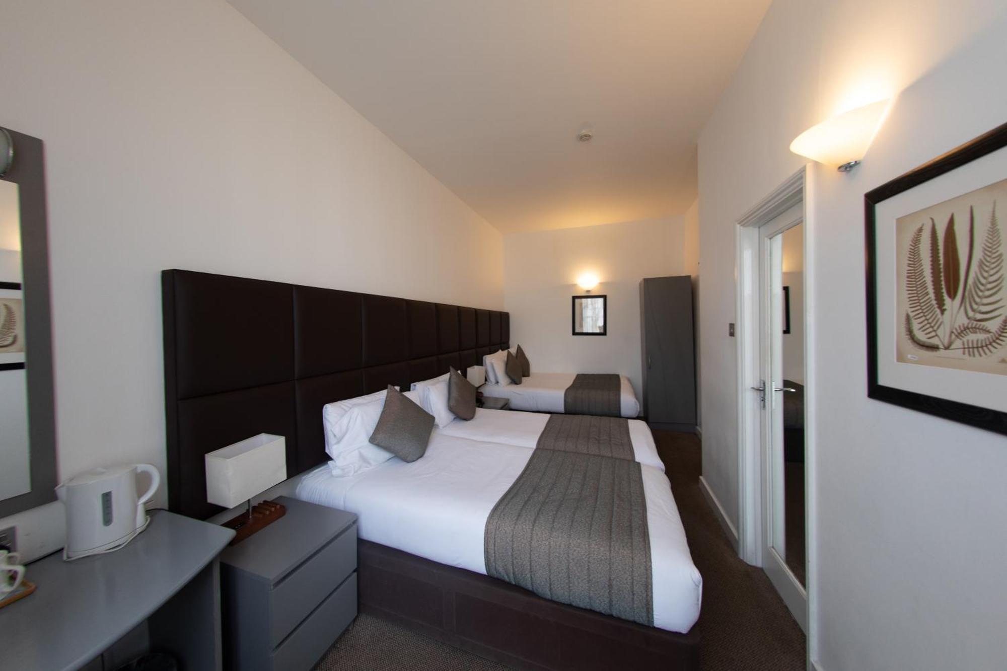 Duke Of Leinster Hotel London Exterior photo